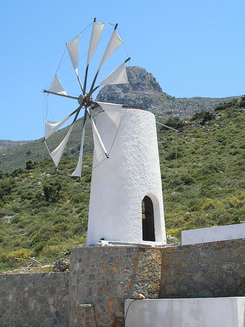 Πέτρινος ανεμόμυλος στο Οροπέδιο Λασιθίου